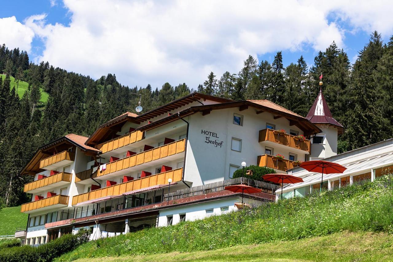 Hotel Seehof Weisberg-Taisten Buitenkant foto