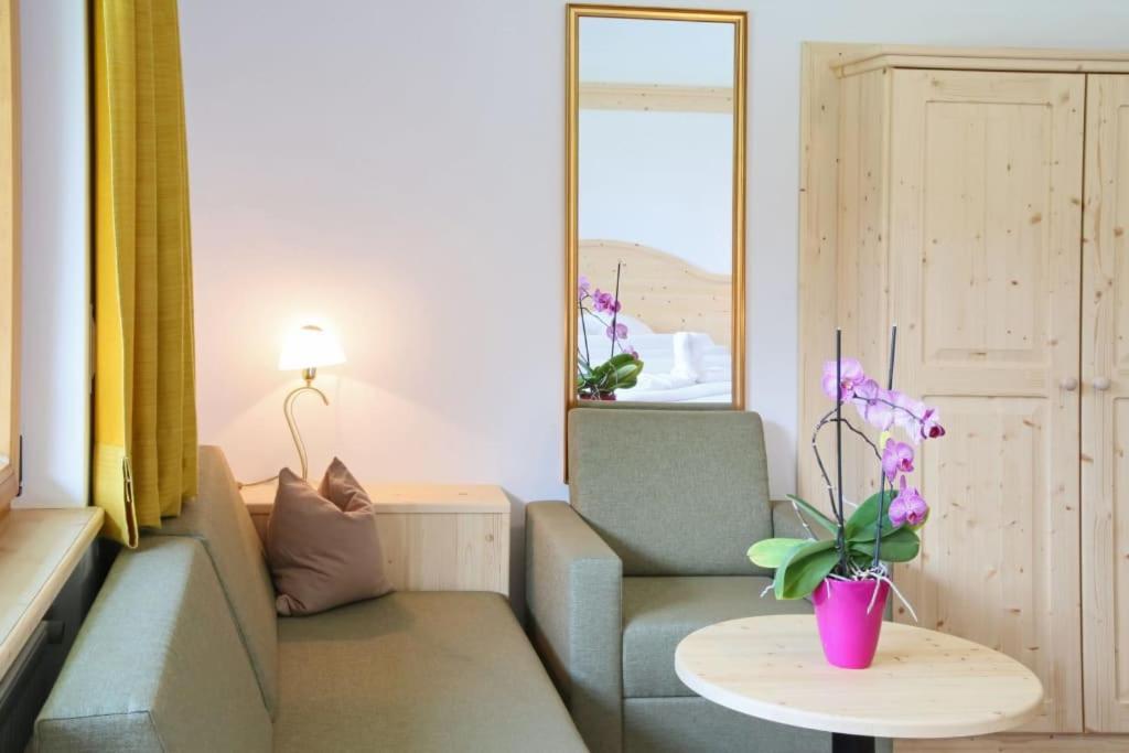 Hotel Seehof Weisberg-Taisten Buitenkant foto