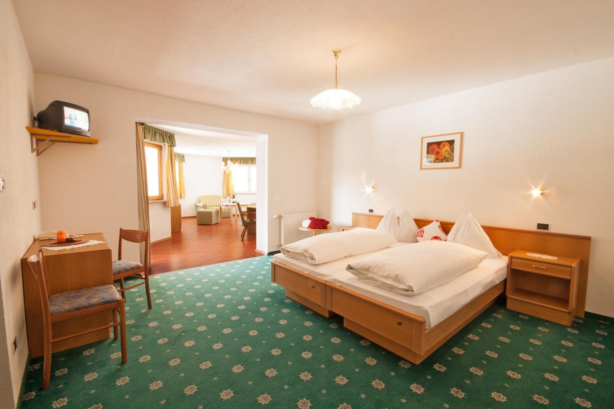 Hotel Seehof Weisberg-Taisten Buitenkant foto